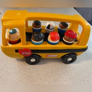 Vintage 1988 Little Tikes Yellow School Bus and 7 Toddle Tots People